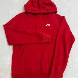 Nike Men’s Sportswear Club Fleece Pullover Hoodie